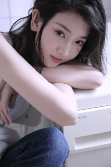 白丝JK女仆爆乳自慰喷水流白浆
